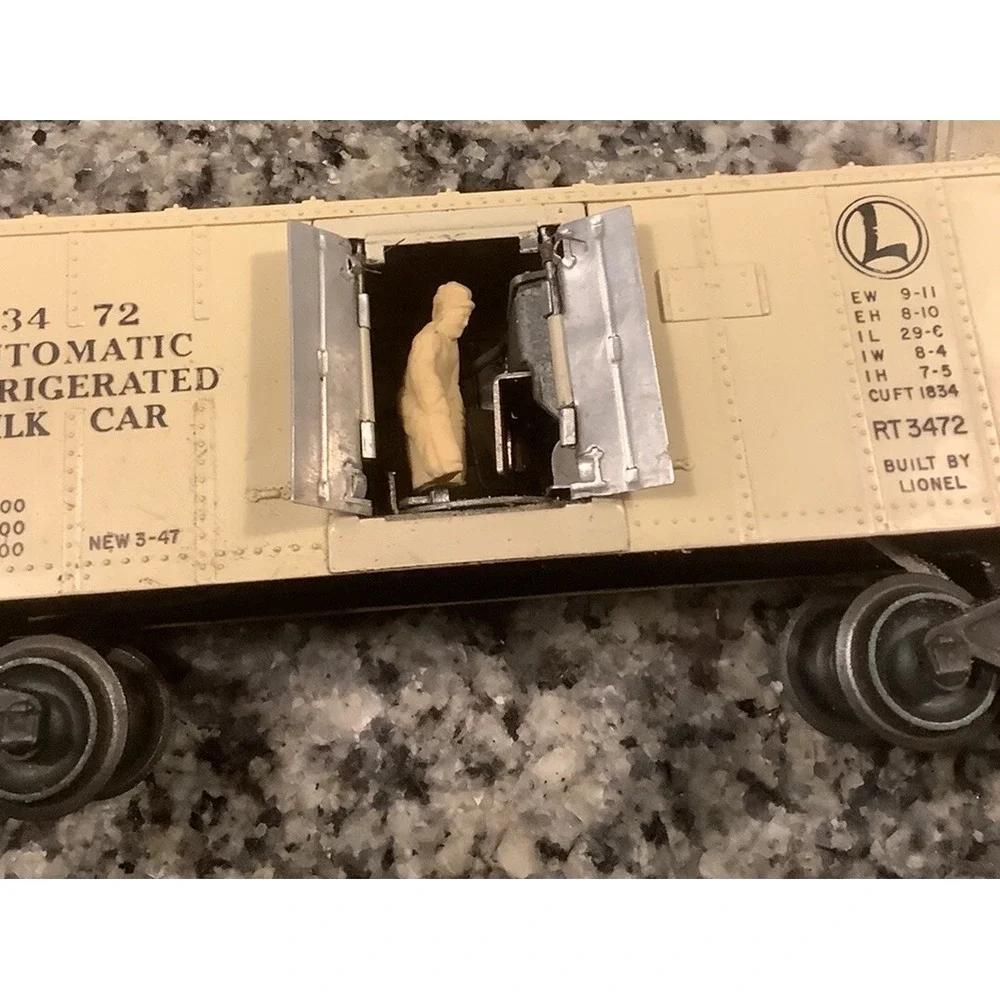 Lionel 3472 REFRIGERATED MILK CAR - Very Clean -
